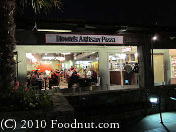 Howies Artisan pizza Palo Alto exterior decor