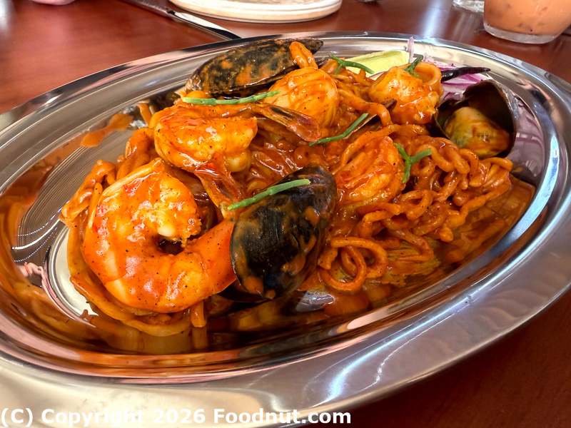 saam san francisco khao soi haeng seafood