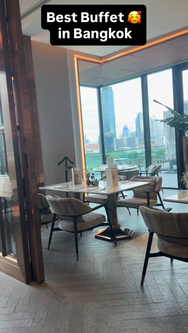👍Breakfast Buffet at Ritz Carlton Bangkok gets my vote for a great buffet. OMG. Only US$3. Much sweeter when free using a credit card free breakfast 🍳 deal!